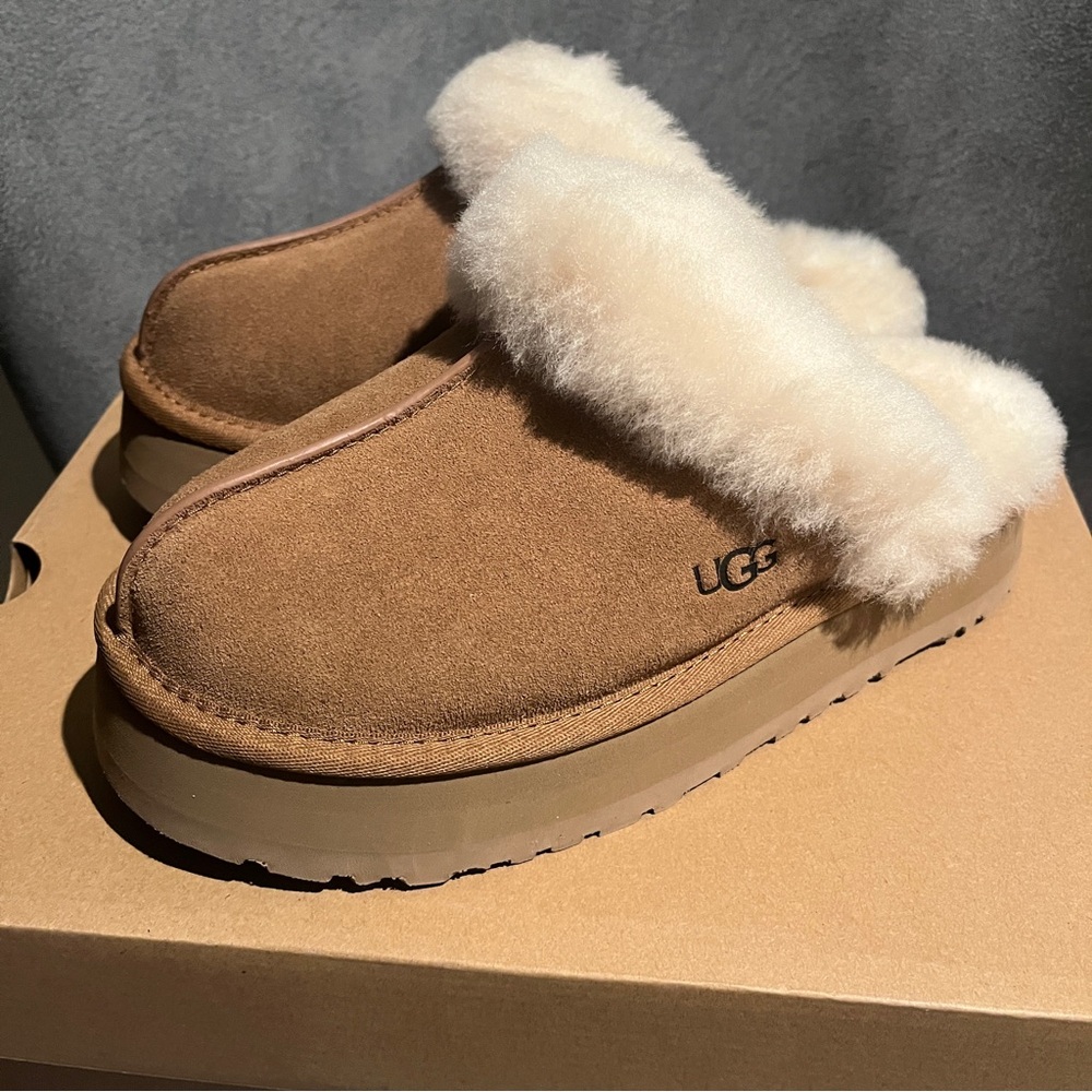 UGG Women’s Slippers Disquette Chestnut Size 7 US - Picture 6 of 14